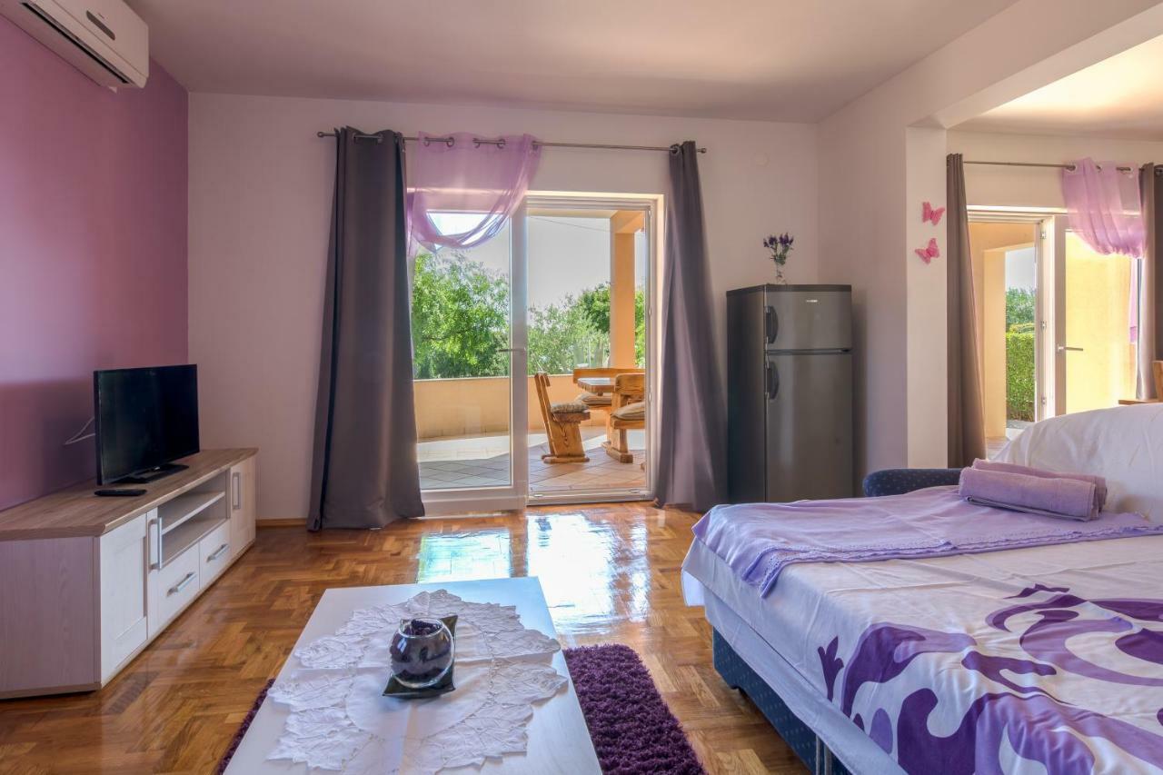 Apartments Lotus Sukošan Exterior foto
